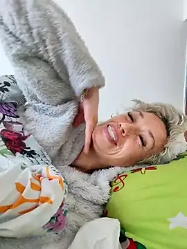 Snapshot of sexymarilyncolombia chatting on 02-19-25, 06:32 sexymarilyncolombia online show from 02-19-25, 06:32