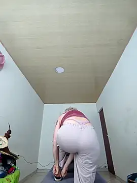 Snapshot of sexymarilyncolombia chatting on 03-10-25, 12:37 sexymarilyncolombia online show from 03-10-25, 12:37