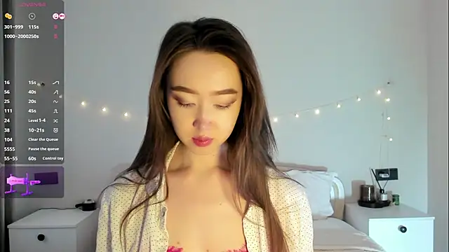 Snapshot of _luna_022 chatting on 10-20-25, 04:35 luna 022 online show from 10-20-25, 04:35