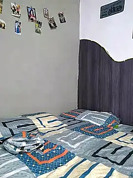 Snapshot of Little_Naughty_Nicole chatting on 04-15-26, 05:36 Little Naughty Nicole online show from 04-15-26, 05:36