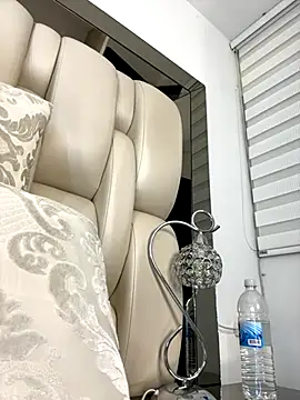 ALISSON FOXXX1 online show from 10-24-25, 08:49