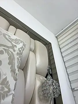 Snapshot of ALISSON_FOXXX1 chatting on 02-04-26, 10:47 ALISSON FOXXX1 online show from 02-04-26, 10:47