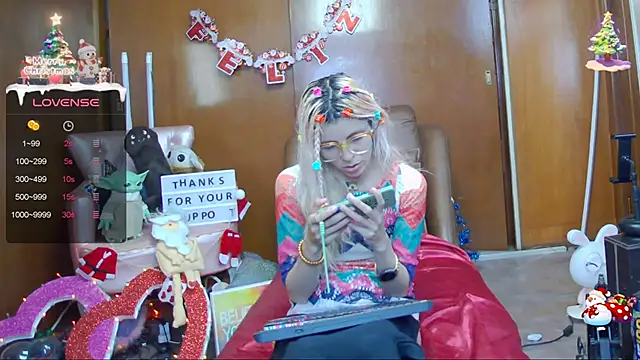 Skinygirl online show from 12-15-24, 11:31