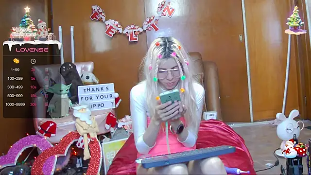 Skinygirl online show from 12-19-24, 12:45