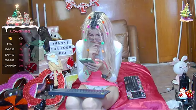 Snapshot of Skinygirl chatting on 12-19-24, 03:51 Skinygirl online show from 12-19-24, 03:51