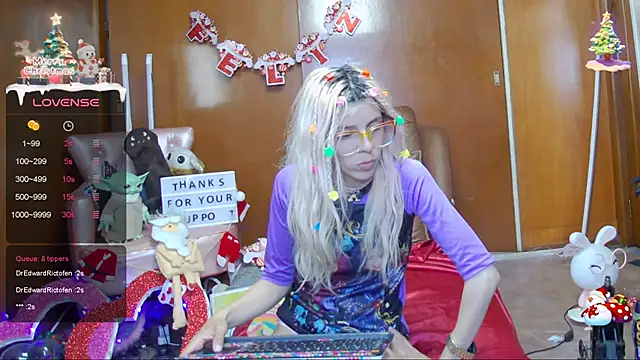 Snapshot of Skinygirl chatting on 12-20-24, 03:03 Skinygirl online show from 12-20-24, 03:03