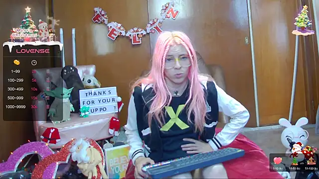 Snapshot of Skinygirl chatting on 01-06-25, 02:15 Skinygirl online show from 01-06-25, 02:15