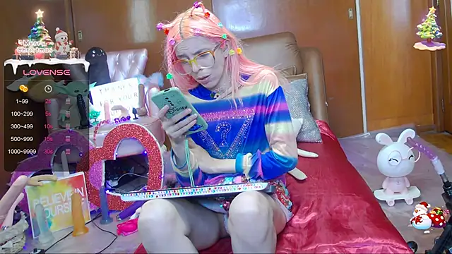 Snapshot of Skinygirl chatting on 01-10-25, 02:46 Skinygirl online show from 01-10-25, 02:46