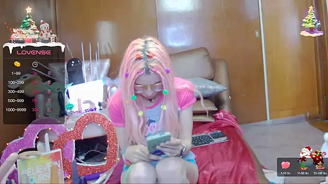 Snapshot of Skinygirl chatting on 01-24-25, 12:52 Skinygirl online show from 01-24-25, 12:52