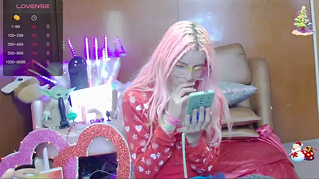 Snapshot of Skinygirl chatting on 01-25-25, 11:11 Skinygirl online show from 01-25-25, 11:11