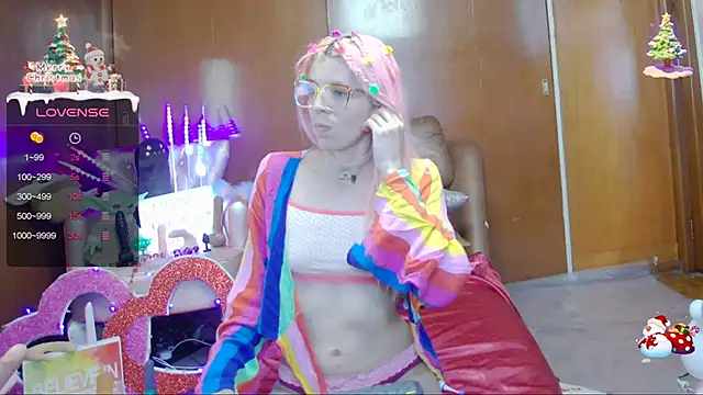 Snapshot of Skinygirl chatting on 01-27-25, 04:20 Skinygirl online show from 01-27-25, 04:20