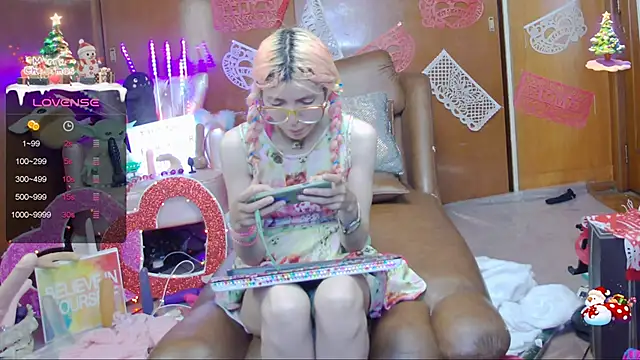 Snapshot of Skinygirl chatting on 02-18-25, 02:59 Skinygirl online show from 02-18-25, 02:59