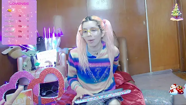 Snapshot of Skinygirl chatting on 03-08-25, 11:39 Skinygirl online show from 03-08-25, 11:39