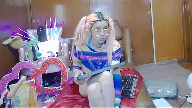 Snapshot of Skinygirl chatting on 03-09-25, 02:39 Skinygirl online show from 03-09-25, 02:39