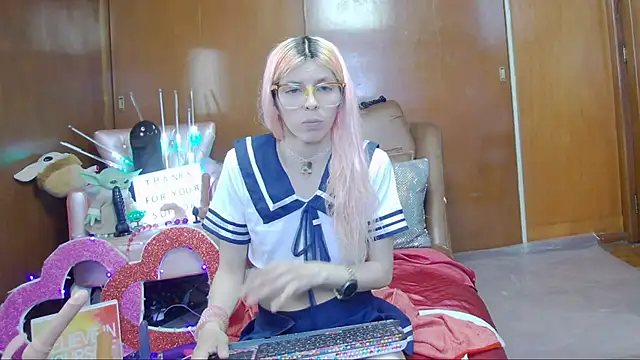 Snapshot of Skinygirl chatting on 03-13-25, 12:48 Skinygirl online show from 03-13-25, 12:48