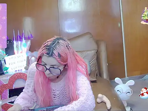 Snapshot of Skinygirl chatting on 09-09-25, 12:10 Skinygirl online show from 09-09-25, 12:10