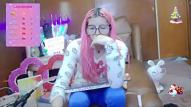 Snapshot of Skinygirl chatting on 09-13-25, 02:22 Skinygirl online show from 09-13-25, 02:22