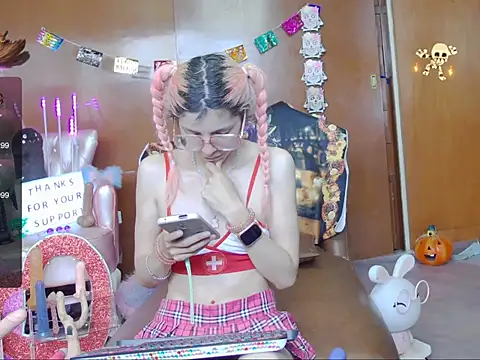 Snapshot of Skinygirl chatting on 11-01-25, 08:00 Skinygirl online show from 11-01-25, 08:00