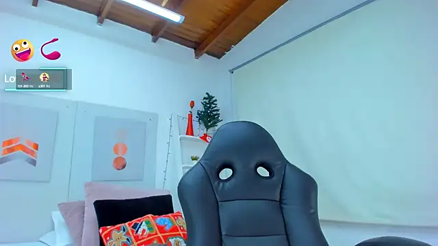 Snapshot of AlessiaMarcu- chatting on 12-14-24, 08:34 AlessiaMarcu- online show from 12-14-24, 08:34