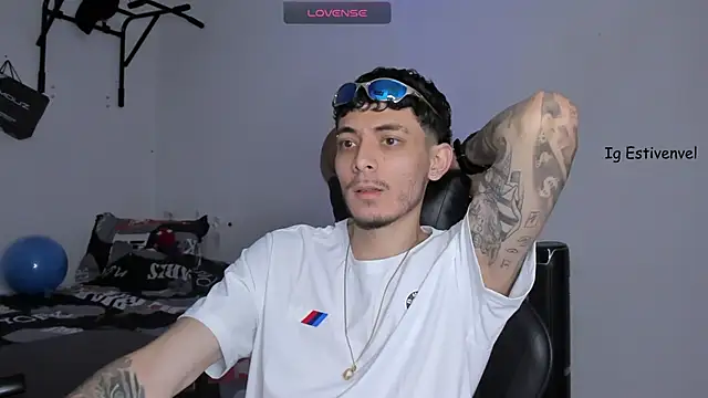 steve latin online show from 10-23-25, 03:22