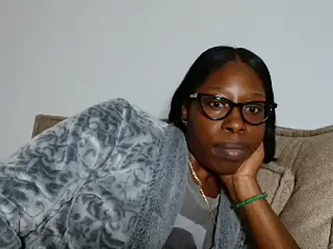 MadamIndigo online show from 11-19-25, 04:01