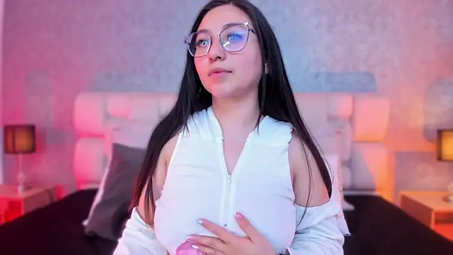 lucy neil online show from 02-10-25, 07:07