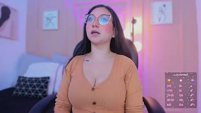 lucy neil online show from 02-19-26, 02:40