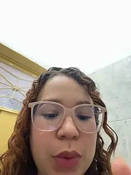 Lucyklein2022 online show from 02-01-26, 05:44