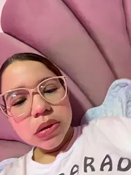 Snapshot of Lucyklein2022 chatting on 07-18-26, 03:38 Lucyklein2022 online show from 07-18-26, 03:38