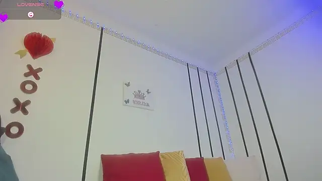 yelenaowens online show from 10-31-25, 01:17