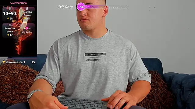 Snapshot of Leonsmoron chatting on 01-19-25, 04:04 Leonsmoron online show from 01-19-25, 04:04