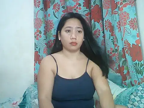 Snapshot of LOVENAYRA1 chatting on 06-18-26, 09:47 LOVENAYRA1 online show from 06-18-26, 09:47