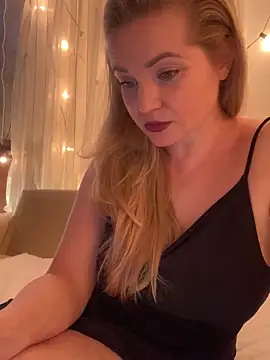 Snapshot of Lady__Maria chatting on 02-12-25, 04:00 Lady Maria online show from 02-12-25, 04:00