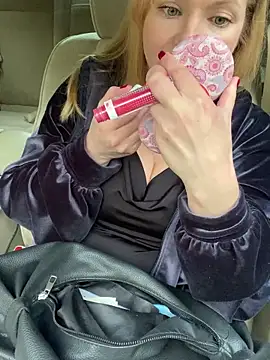 Snapshot of Lady__Maria chatting on 10-13-25, 01:44 Lady Maria online show from 10-13-25, 01:44