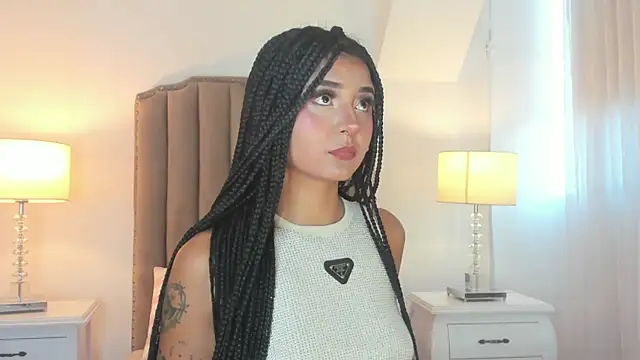 Emma Torres   online show from 03-31-26, 12:05