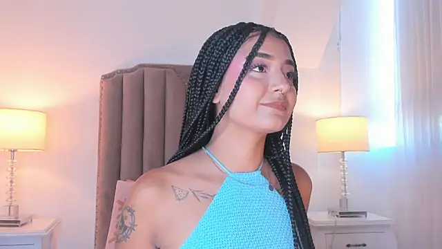 Snapshot of Emma_Torres__ chatting on 06-01-26, 12:40 Emma Torres online show from 06-01-26, 12:40