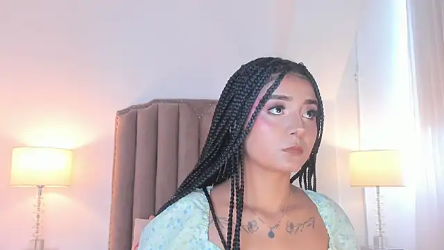 Snapshot of Emma_Torres__ chatting on 06-10-26, 12:37 Emma Torres online show from 06-10-26, 12:37