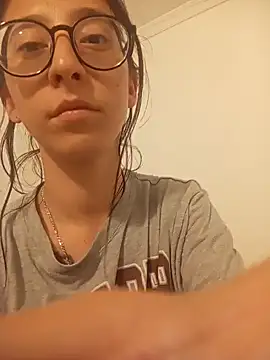 Snapshot of HEAVY_MEGAN chatting on 12-04-24, 06:00 HEAVY MEGAN online show from 12-04-24, 06:00