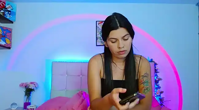Layla Rachel online show from 02-14-25, 01:23