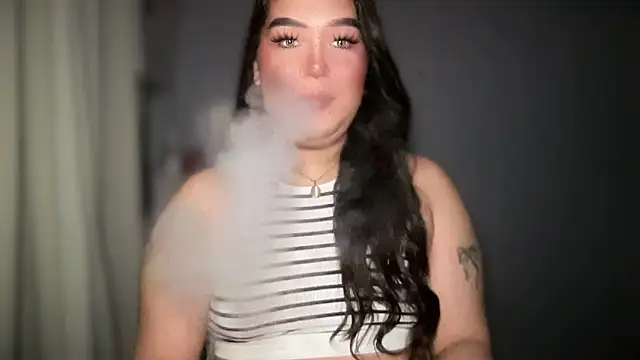 Snapshot of MissCataleyaxxx chatting on 12-05-25, 01:47 MissCataleyaxxx online show from 12-05-25, 01:47