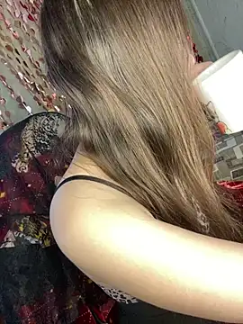Snapshot of Var_Kiss chatting on 04-26-26, 06:22 Var Kiss online show from 04-26-26, 06:22