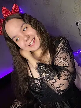 Snapshot of Var_Kiss chatting on 05-31-26, 06:10 Var Kiss online show from 05-31-26, 06:10