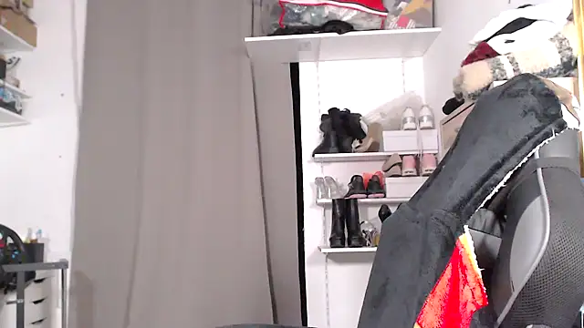 Snapshot of Amai_Live chatting on 11-20-25, 11:10 Amai Live online show from 11-20-25, 11:10