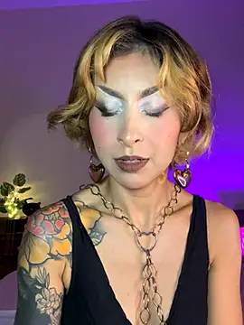 Cinamoonn online show from 10-07-25, 06:27