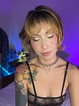 Cinamoonn online show from 10-10-25, 06:18