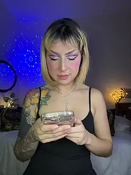 Cinamoonn online show from 03-18-26, 06:55