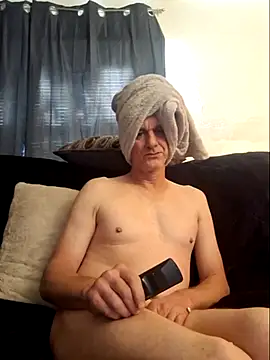 Snapshot of Wanking_Wiggiler chatting on 10-19-25, 02:40 Wanking Wiggiler online show from 10-19-25, 02:40