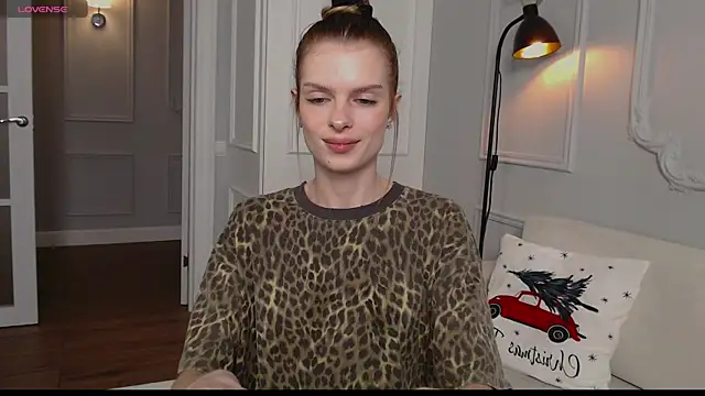 Snapshot of ly_lydia chatting on 12-27-24, 03:53 ly lydia online show from 12-27-24, 03:53