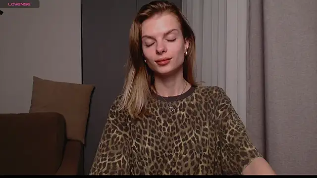 Snapshot of ly_lydia chatting on 02-01-25, 04:35 ly lydia online show from 02-01-25, 04:35