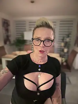 German Milf online show from 02-17-25, 06:15